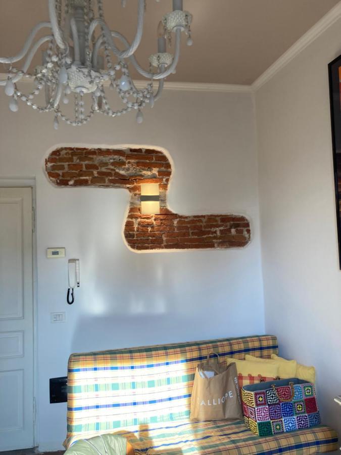 Casa Vacanza Sole Lago… Intra Ngoại thất bức ảnh